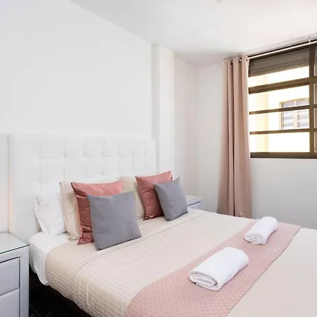 Home2book Percy Apartment *