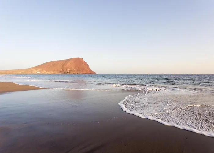 Home2book Percy شقة