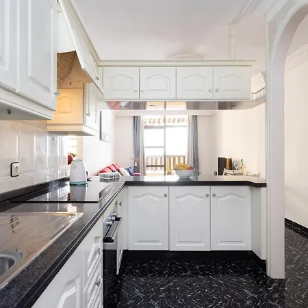 Home2book Percy Apartman